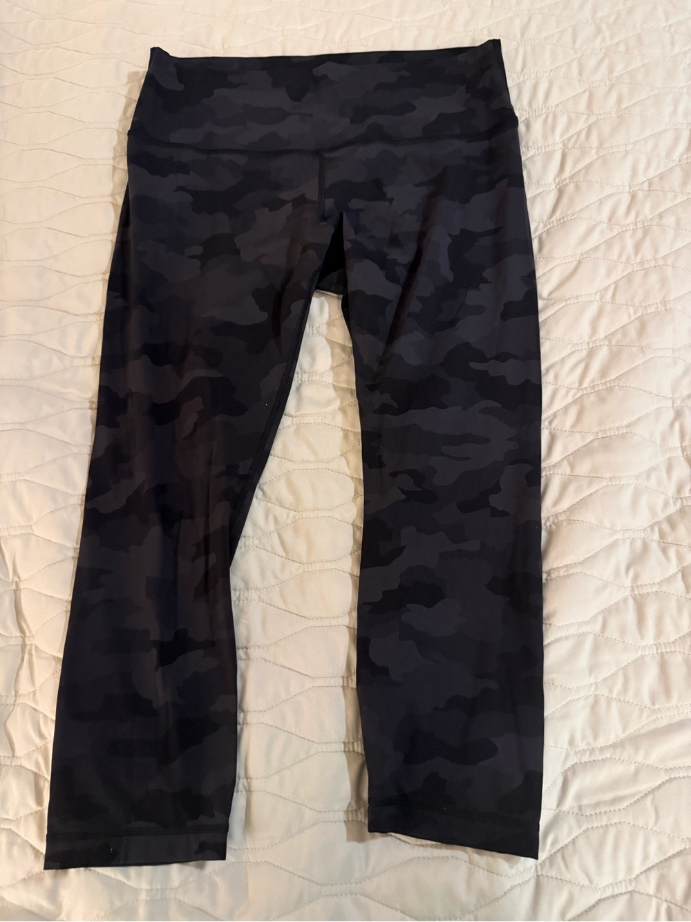 Lululemon Wunder Under Crop High-Rise *Full-On Luxtreme 23" size 14